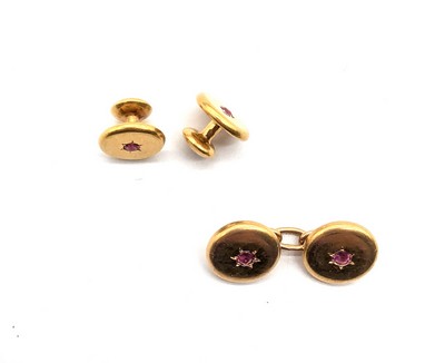 DEUX BOUTONS DE COL et un BOUTON DE MANCHETTE...